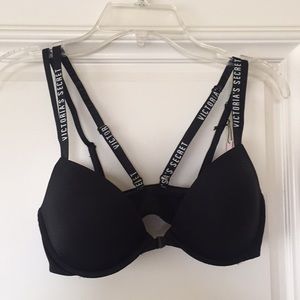 Black push-up bra